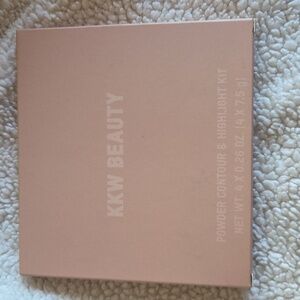 Nwot Kkw Beauty Contour And Highlight Kit Palletee